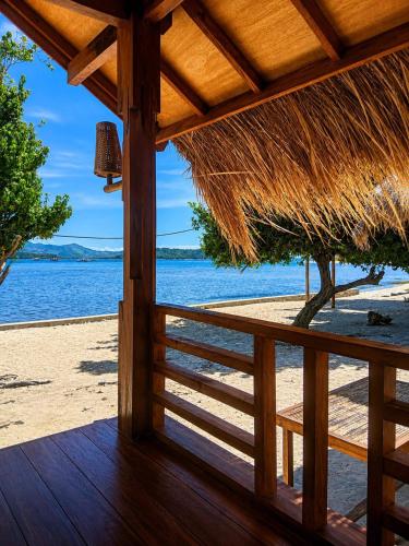El-Mindri Bungalow dan Resto in Gili Gede