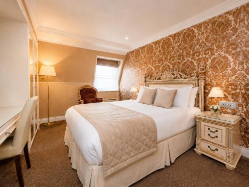 Ashburn Hotel - image 38