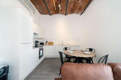 Contemporary 2 Bedroom Apartment in Manchester in Downtown