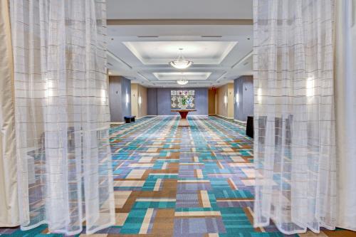 Meeting room / ballrooms, Holiday Inn Orlando Disney Spring Area By IHG near Characters in Flight