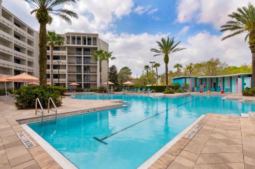 Swimming pool, Holiday Inn Orlando Disney Spring Area By IHG near Characters in Flight