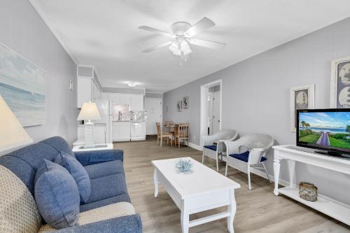 Walking distance to the beach Ocean Forest Villas - image 38