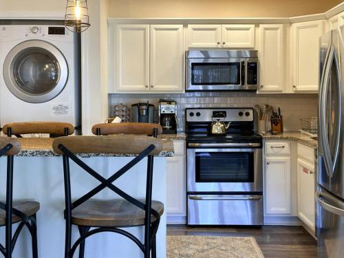 Cape May Classic Design that is Cozy, Elegant, and Inviting in Cape May, USA