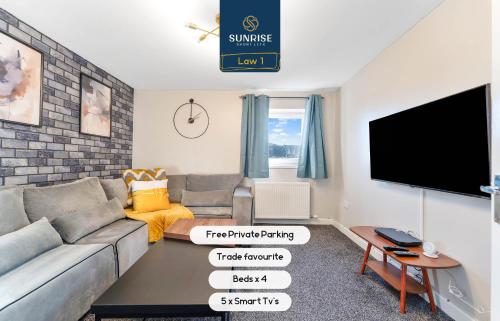 LAW 1 - is 4 Rooms with Tv's, 5 Beds, 2 Bathrooms, Private Parking, Fully Equipped by SUNRISE LONG LETS and SERVICED ACCOMMODATION DUNDEE, Dundee