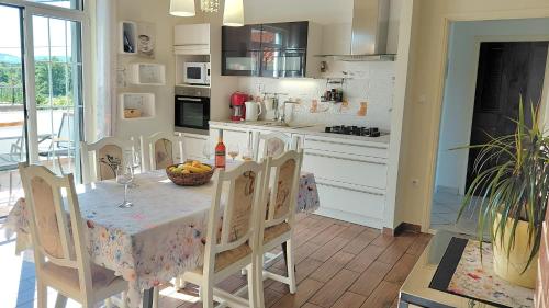 Holiday House Pod Suncem in Dubrava kod Sibenika