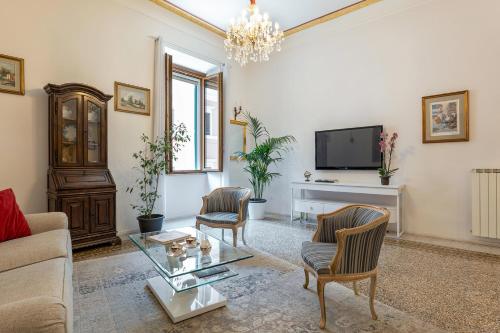 TreasureRome Opera & Trevi Green Suite 2BR