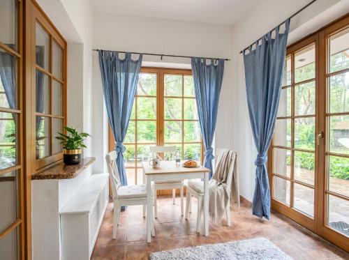 Зручності, Golden Villas Luxury Garden Retreat - Jacuzzi & Sauna in Констанцін-Єзьорна