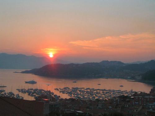 HOTIDAY Apartment Collection - Lerici Terrediliguria