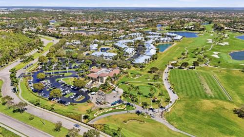 224 - Second Floor Lake View -Sleeps 6 in Lely Resort