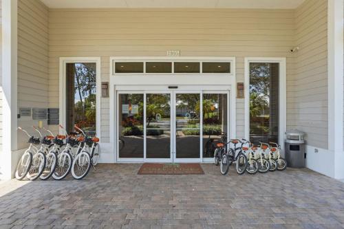 224 - Second Floor Lake View -Sleeps 6 in Lely Resort