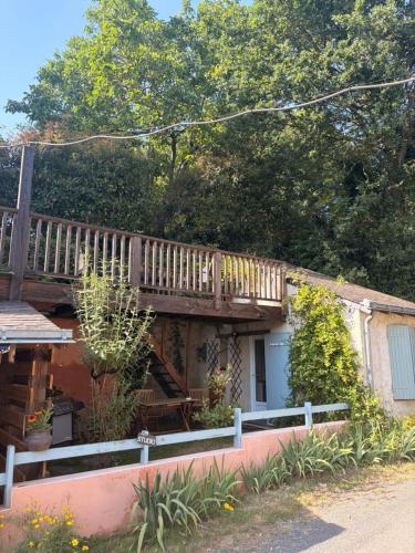 . Studio Les Terrasses Perchées sur la rivière à Segré