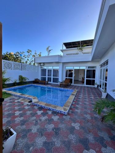 White pearl watamu in Watamu