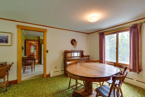 Cape House in Farmington w/ Shared Outdoor Pool! in Farmington (ME)