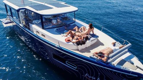 Aquaïa, Saint-Tropez by sea