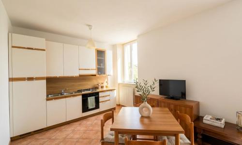 Residence Al Poggio - Relax at Lake Maggiore in 特隆扎諾拉戈馬佐雷