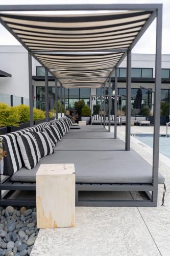 View, Luxury 2BR Near MBZ Stadium & Airport in Blandtown