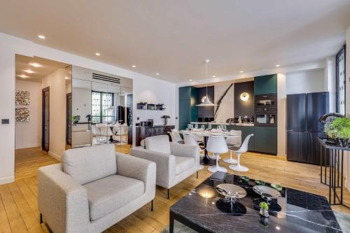 luxury designer apartment in the heart of the 9th