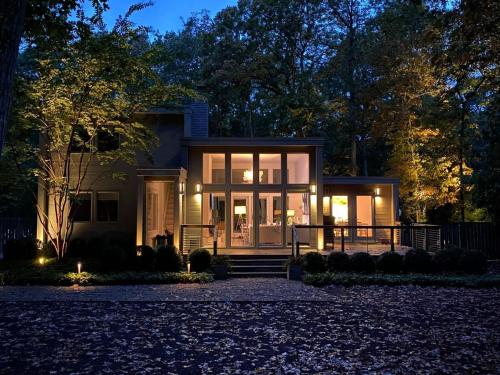 Cape Lane - Stunning Modern Home with Pool in Northwest Harbor (NY)