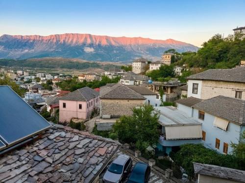 House in the old town with view, Gjirokastra