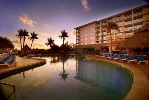 Swimming pool, Palm Beach Shores Resort and Vacation Villas in Palm Beach (FL)