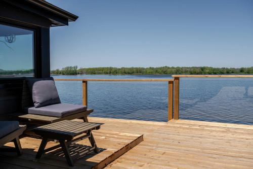 Narrows Nook - Prince Edward County Waterfront ST-2025-0078 in Napanee (ON)