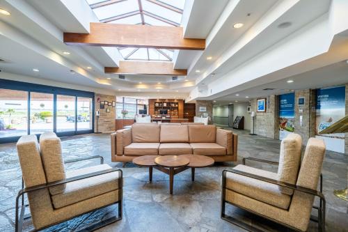 Lobi, Four Points by Sheraton Ventura Harbor Resort in Ventura (CA)