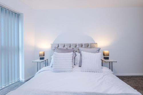 Modern 2BR Parking for 2 Walk to Co-Op Live in Downtown