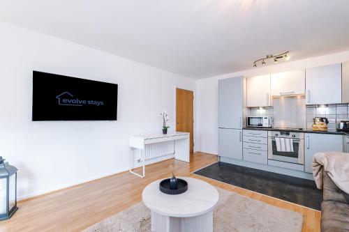 Modern 2BR Parking for 2 Walk to Co-Op Live in Downtown