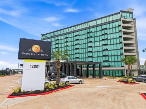 Grand Tuscany Hotel in Houston West
