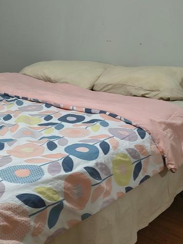 Spacious double Room keyless check-in – khách sạn tại Trung tâm Mississauga