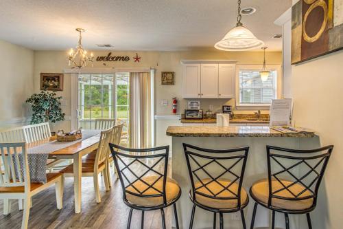 6 Mi to Dtwn Conway! Quiet Family Getaway w/ Patio in Conway (SC)