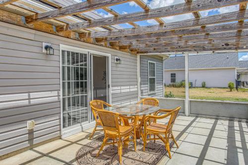 6 Mi to Dtwn Conway! Quiet Family Getaway w/ Patio in Conway (SC)