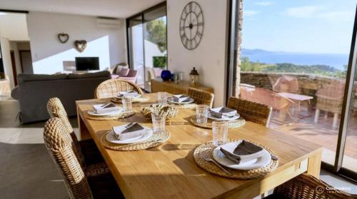 Oprema, Casa-Gaou-Benat : Villa en bord de mer avec vues in Cap Benat