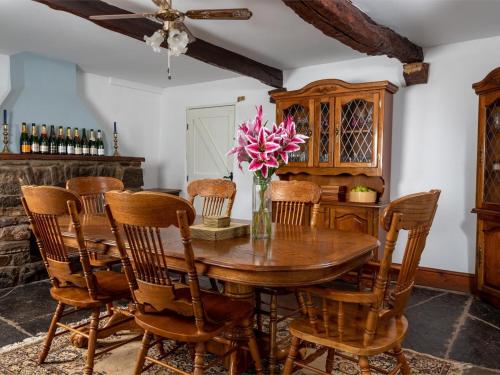 Iekārtas, 3 Bed in Llangadog oc-bn223 in Gvinfī