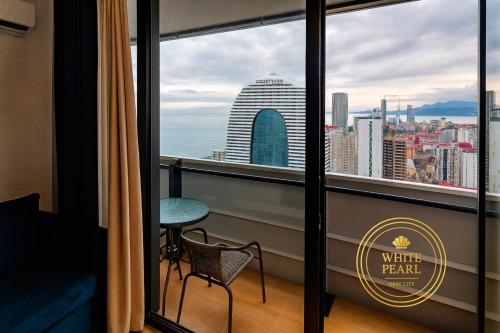 WHITE PEARL - Orbi City 3