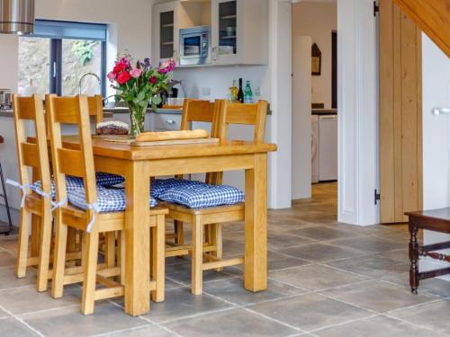 Iekārtas, 3 Bed in Ratlinghope oc-79238 in Wentnor