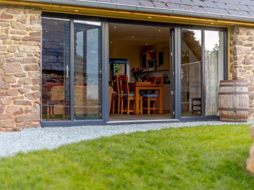 Iekārtas, 3 Bed in Ratlinghope oc-79238 in Wentnor