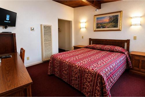 SANTA FE MOTEL - image 10