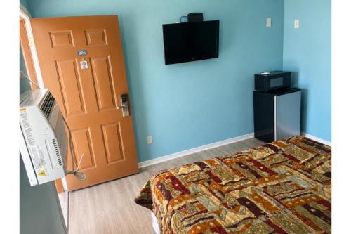SANTA FE MOTEL - image 5