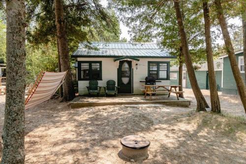 Private Beach Access - Cottage 9 in Sauble Beach (ON)