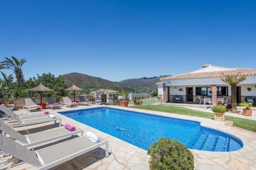 Villa Algazara by Villa Plus – khách sạn tại Cala Golf