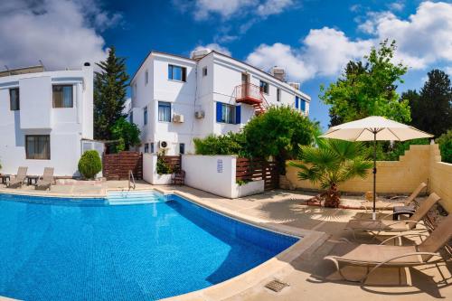 Pirate Harbor Townhouse - Pool - Patio - Walk to Beach 2