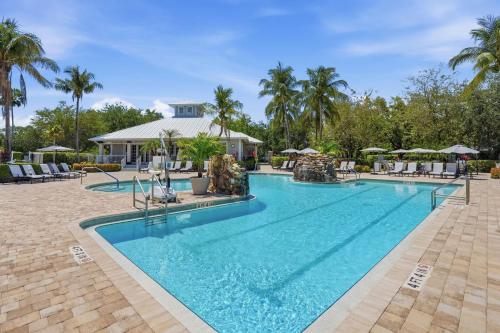 1512 - Nicely Updated with Golf and Lake View in Lely Resort