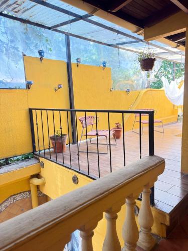 Casa Escazu Centro, 2 balcones y vista natural in San Antonio