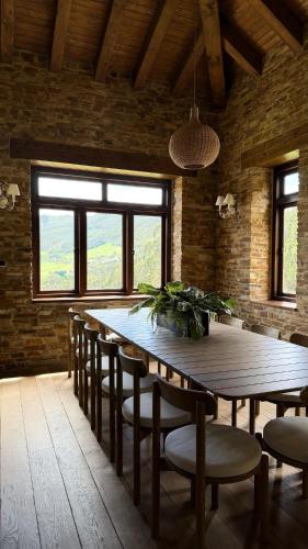 Casa de piedra en el valle a 20 minutos de Ribadeo y Playa de las Catedrales in San Tirso De Abres
