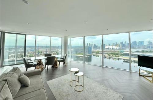 Skyline Luxe on the River 5 mins walk to ExCeL Stay 6, Londra