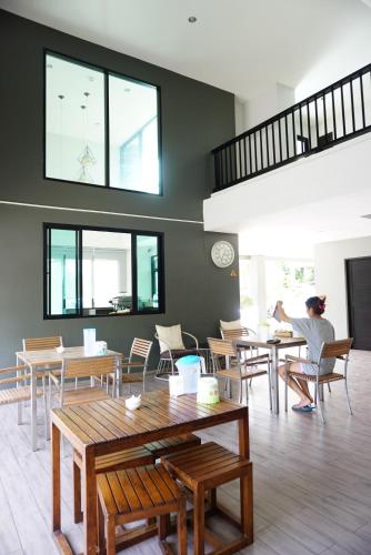 Restaurant, In Clover Apartment Bangsaen in Chonburi