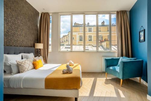 Sacré-Coeur Modern 4BD with sauna for 10 guests!