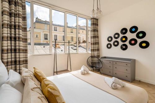 Sacré-Coeur Modern 4BD with sauna for 10 guests! - image 8