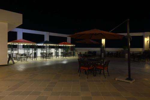 Bar/Lounge, THE GRAND HOTEL in Nawanshahr